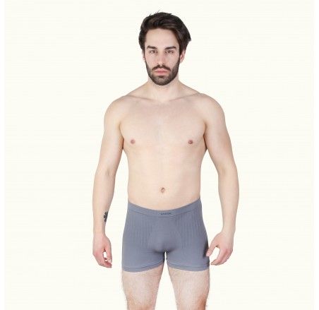 Seamless men's boxer shorts
